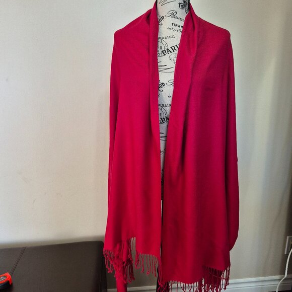 Wrap / Scarf - Picture 1 of 7